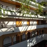 Muthu Oura البوفيرا